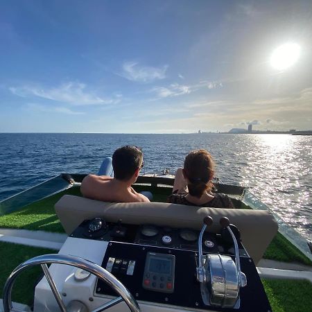 Barco Muy Romantico Con Parking! 산트 아드리아 데 베소스 외부 사진