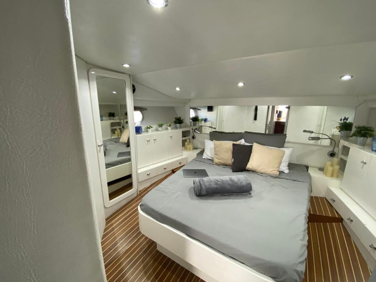 Barco Muy Romantico Con Parking! 산트 아드리아 데 베소스 외부 사진