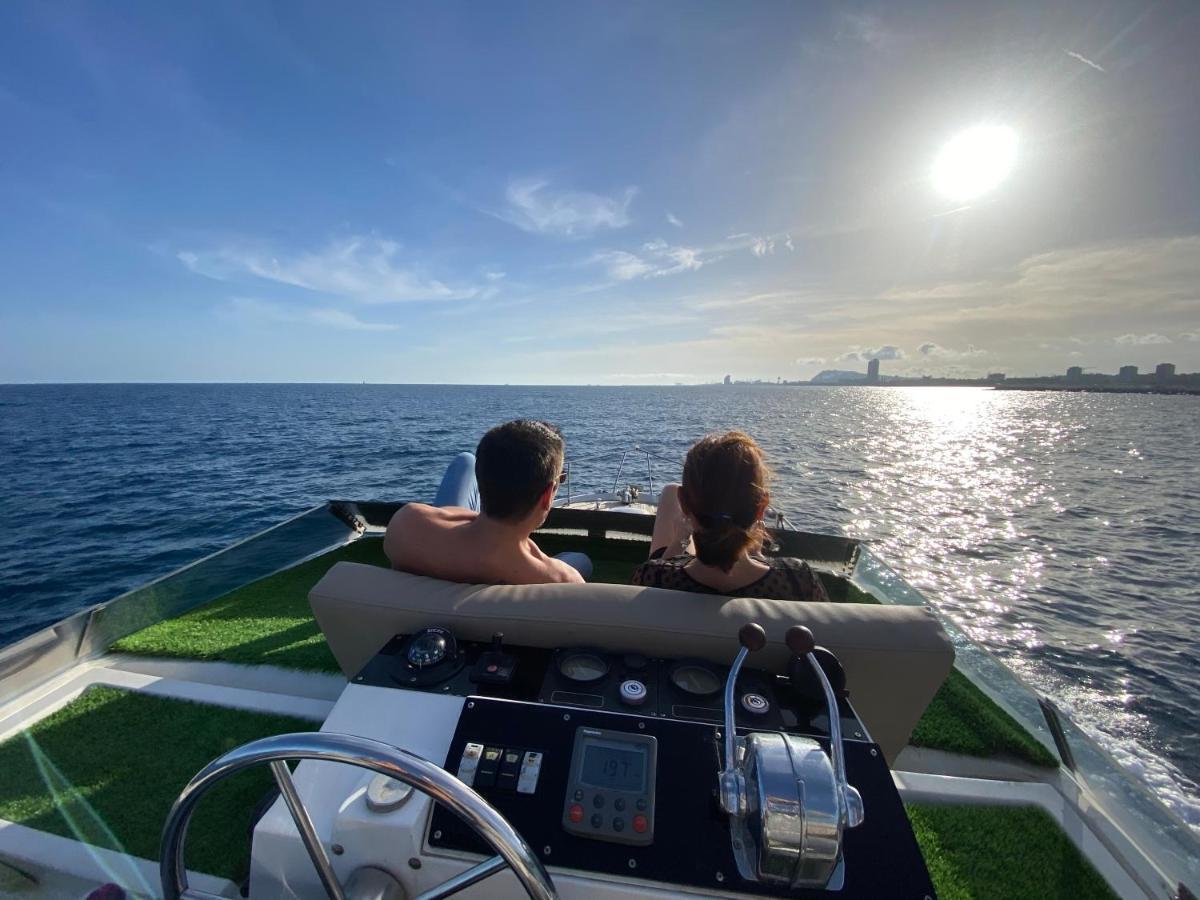 Barco Muy Romantico Con Parking! 산트 아드리아 데 베소스 외부 사진