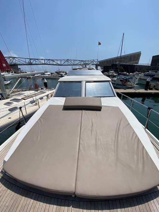 Barco Muy Romantico Con Parking! 산트 아드리아 데 베소스 외부 사진